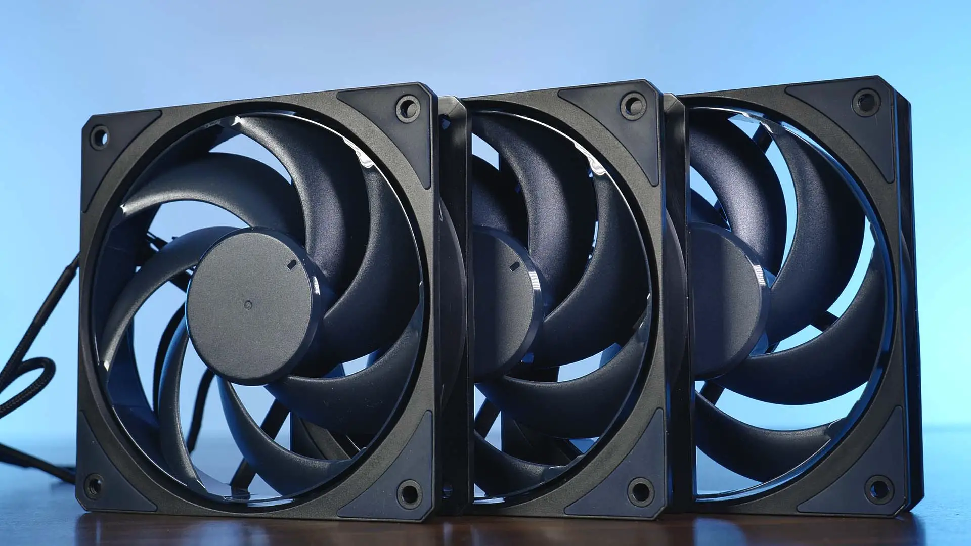 Cooler Master Mobius 120 Fan Review